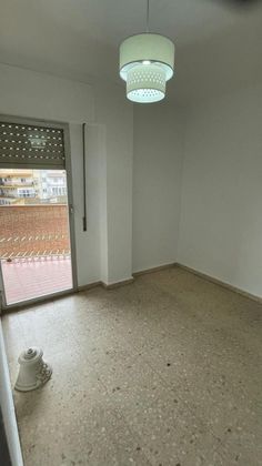 Foto 1 de Piso en alquiler en Huerta del Pilar de 4 habitaciones con terraza y piscina