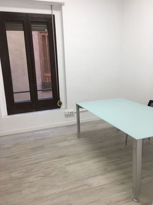 Foto 1 de Alquiler de oficina en calle Navellos de 100 m²