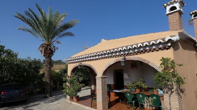 Foto 1 de Venta de chalet en Pizarra de 5 habitaciones con terraza y piscina