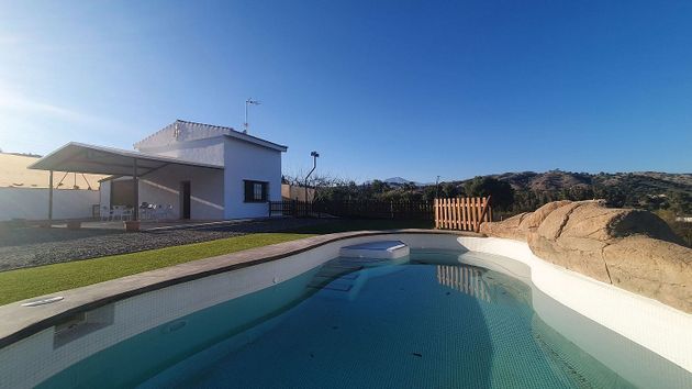 Foto 1 de Venta de chalet en Coín de 3 habitaciones con terraza y piscina
