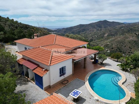 Foto 1 de Xalet en venda a Árchez de 4 habitacions amb terrassa i piscina