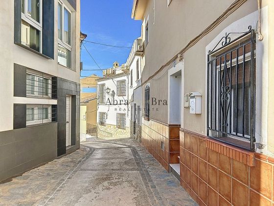 Foto 2 de Casa adossada en venda a Villanueva del Trabuco de 5 habitacions amb terrassa i balcó