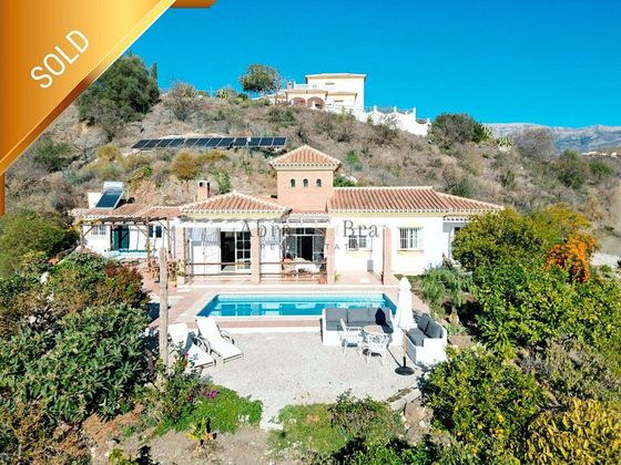 Foto 1 de Xalet en venda a Arenas de 4 habitacions amb terrassa i piscina