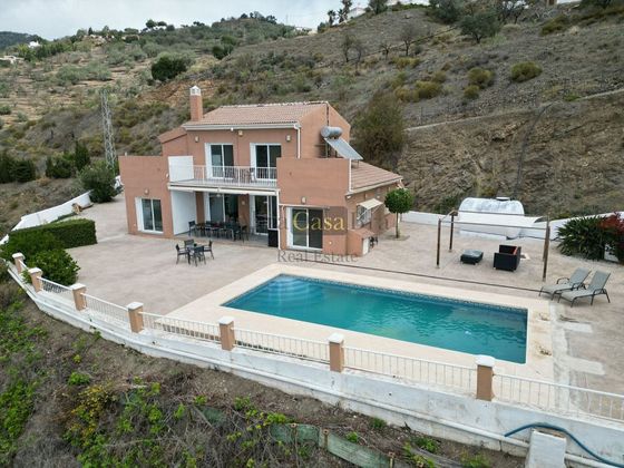 Foto 2 de Xalet en venda a Arenas de 3 habitacions amb terrassa i piscina
