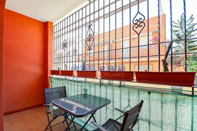 Foto 2 de Piso en venta en Centro - Alcazares, Los de 2 habitaciones con terraza y balcón