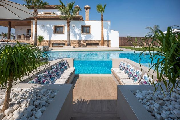 Foto 1 de Chalet en venta en Avileses de 4 habitaciones con terraza y piscina