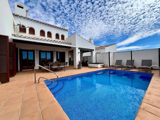 Foto 1 de Xalet en venda a calle Zafiro de 3 habitacions amb terrassa i piscina