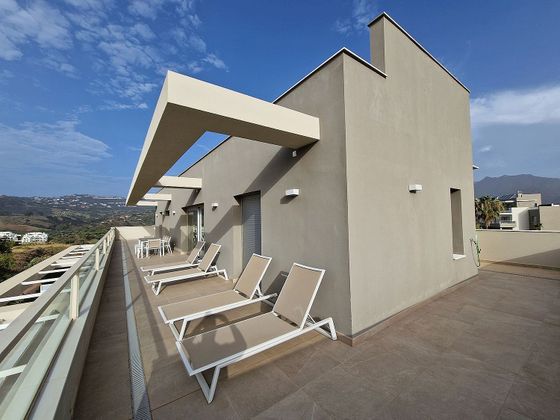 Foto 2 de Venta de ático en Calahonda de 3 habitaciones con terraza y piscina