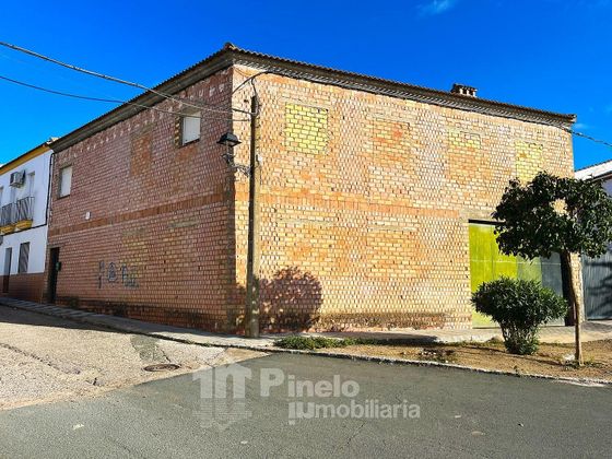 Foto 1 de Venta de casa adosada en Castilblanco de los Arroyos de 1 habitación y 286 m²