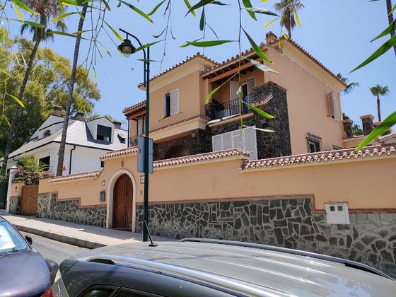 Foto 1 de Chalet en venta en El Mayorazgo - El Limonar de 4 habitaciones con terraza y piscina