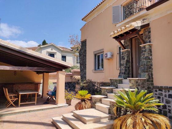 Foto 2 de Chalet en venta en El Mayorazgo - El Limonar de 4 habitaciones con terraza y piscina