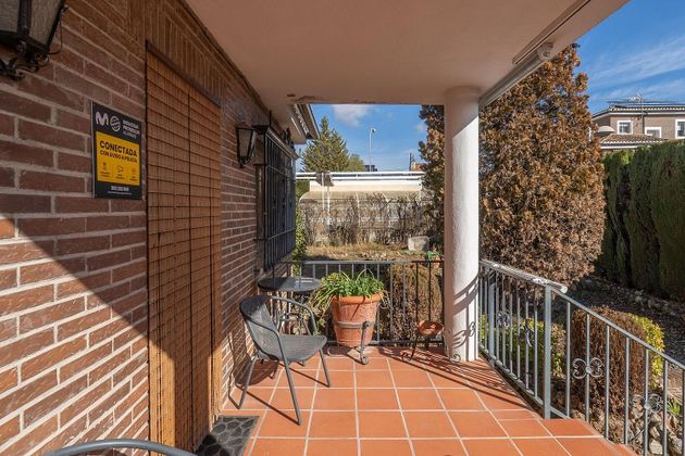 Foto 1 de Xalet en venda a Huétor Vega de 5 habitacions amb terrassa i garatge