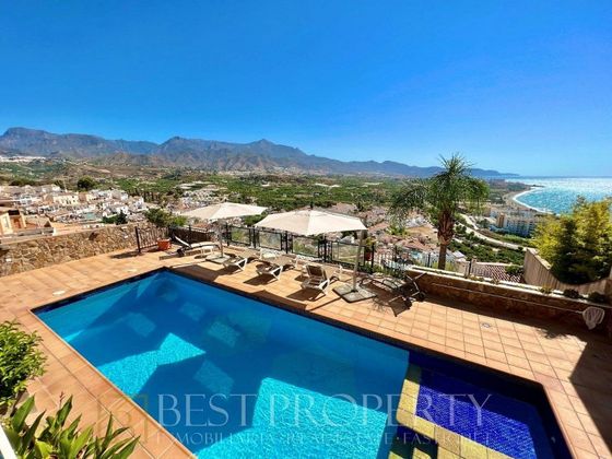 Foto 2 de Casa en venda a Chaparil - Torrecilla de 4 habitacions amb terrassa i piscina