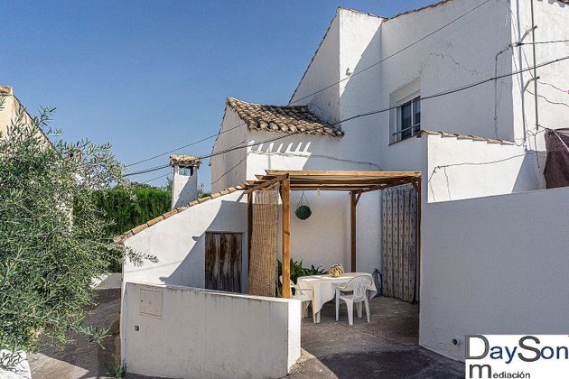 Foto 1 de Casa adosada en venta en Almedinilla de 3 habitaciones con terraza y piscina