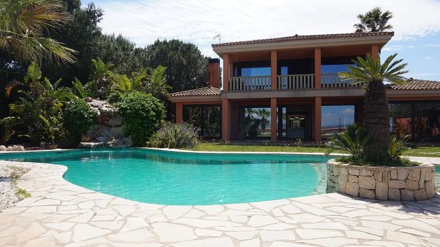 Foto 2 de Xalet en venda a Monserrat de 5 habitacions amb terrassa i piscina