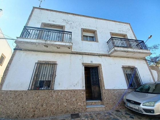 Foto 2 de Casa en venda a calle Olivo de 7 habitacions amb terrassa i garatge