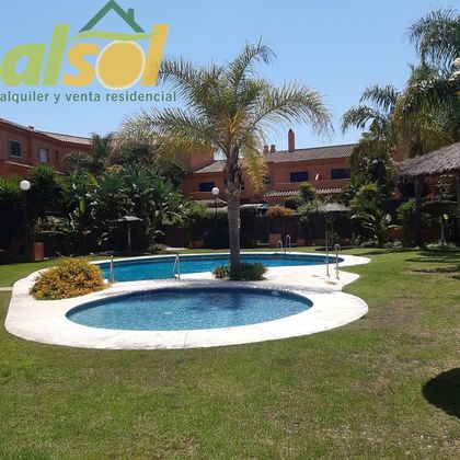 Foto 2 de Casa en lloguer a Vistahermosa  - Fuentebravía de 3 habitacions amb terrassa i piscina