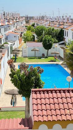 Foto 1 de Casa adossada en venda a Cavaleri de 4 habitacions amb terrassa i piscina