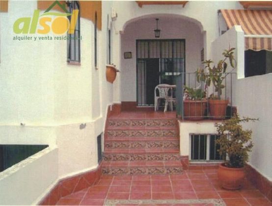 Foto 2 de Casa adossada en venda a Cavaleri de 4 habitacions amb terrassa i piscina