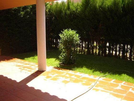 Foto 1 de Casa adosada en alquiler en La Antilla - Islantilla de 3 habitaciones con terraza y piscina