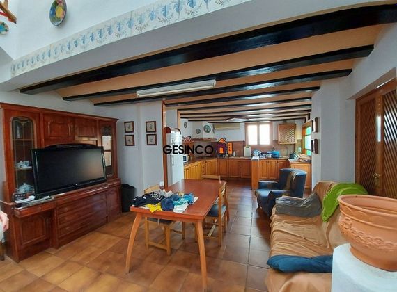 Foto 1 de Chalet en venta en Xàtiva de 4 habitaciones con terraza y balcón