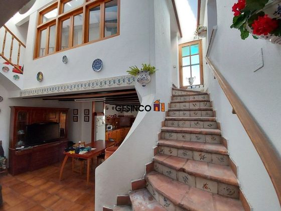 Foto 2 de Xalet en venda a Xàtiva de 4 habitacions amb terrassa i balcó