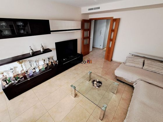 Foto 2 de Casa en venta en Llocnou d´En Fenollet de 3 habitaciones con garaje y balcón