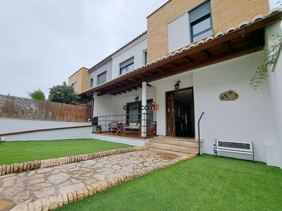 Foto 1 de Casa en venta en Novelé/Novetlè de 4 habitaciones con terraza y piscina