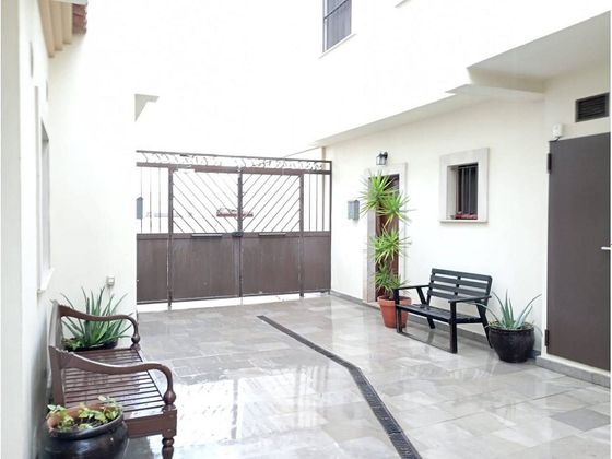 Foto 1 de Casa en venda a La Línea de la Concepción ciudad de 3 habitacions amb terrassa i garatge