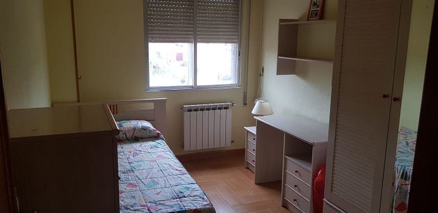 Foto 2 de Pis en venda a calle Pedro Iñigo de 4 habitacions amb terrassa i mobles