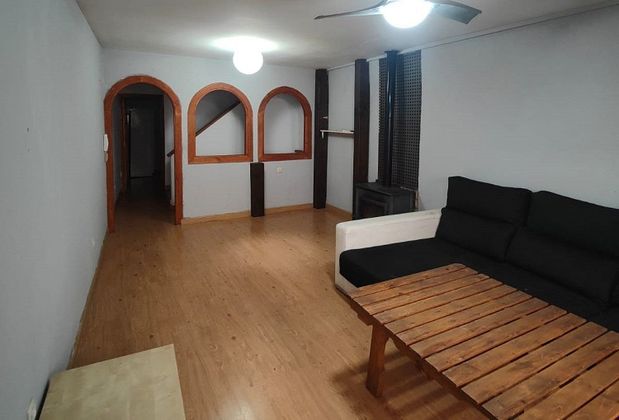 Foto 2 de Casa en venda a calle CL Nueva de 4 habitacions amb terrassa i balcó