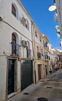 Foto 2 de Casa adossada en venda a calle Ancha de 6 habitacions amb terrassa i garatge
