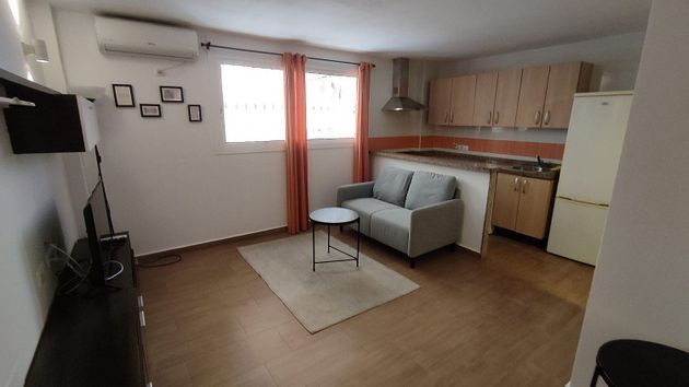 Foto 2 de Venta de piso en Girón - Las Delicias - Tabacalera de 1 habitación con aire acondicionado y ascensor