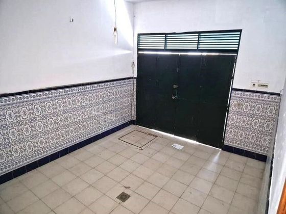 Foto 2 de Casa en venta en Valencina de la Concepción de 3 habitaciones con piscina y garaje