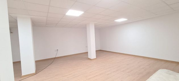 Foto 1 de Alquiler de oficina en calle Sagra de 60 m²