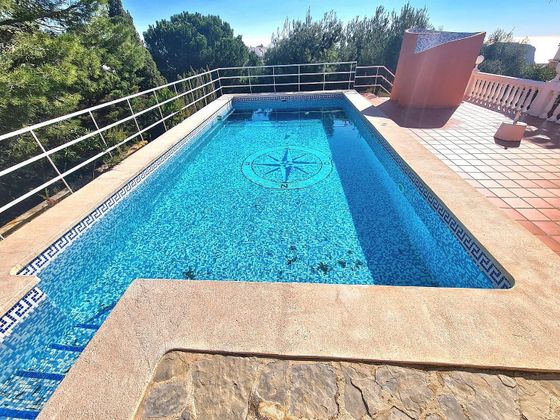 Foto 1 de Xalet en venda a calle Adelfas de 4 habitacions amb terrassa i piscina