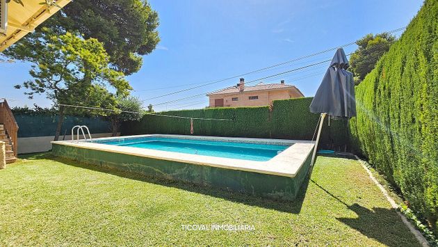 Foto 2 de Chalet en venta en calle Pio Baroja de 5 habitaciones con terraza y piscina