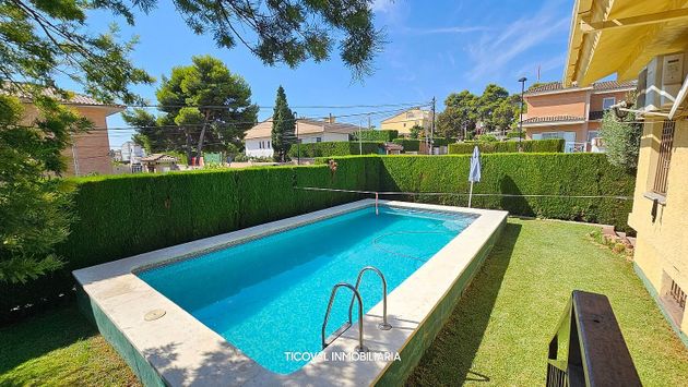Foto 1 de Xalet en venda a calle Pio Baroja de 5 habitacions amb terrassa i piscina