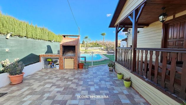 Foto 2 de Chalet en venta en plaza Numero de 3 habitaciones con terraza y piscina