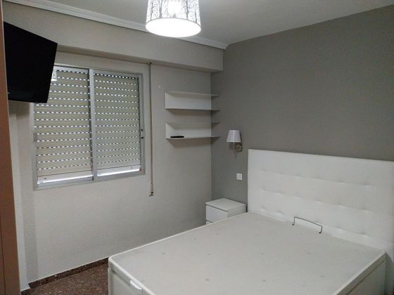 Foto 2 de Pis en venda a calle De Vicente Blasco Ibáñez de 4 habitacions amb aire acondicionat i calefacció
