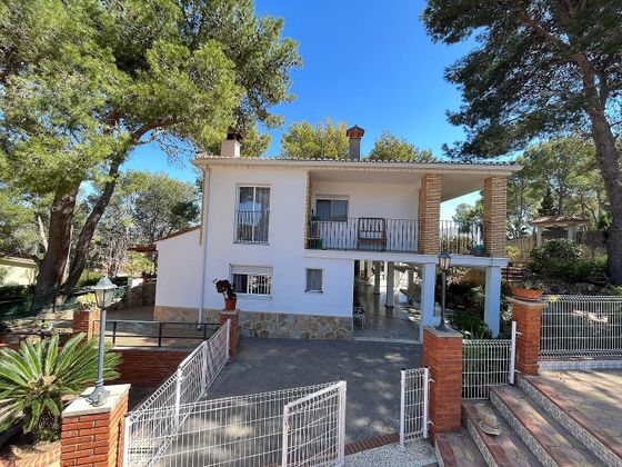 Foto 1 de Xalet en venda a calle De Dalt de 4 habitacions amb terrassa i piscina
