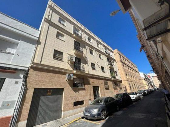 Foto 1 de Pis en venda a Centro - Huelva de 5 habitacions i 190 m²