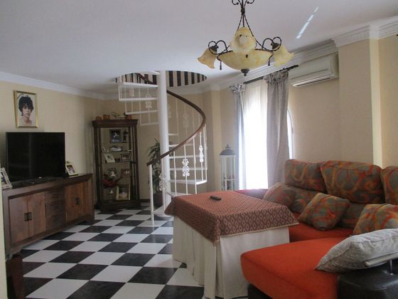 Foto 1 de Casa en venda a Centro - Alhaurín de la Torre de 4 habitacions amb balcó i aire acondicionat