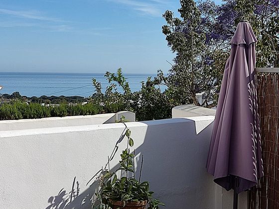 Foto 1 de Alquiler de dúplex en Cabo Pino - Reserva de Marbella de 2 habitaciones con terraza y piscina