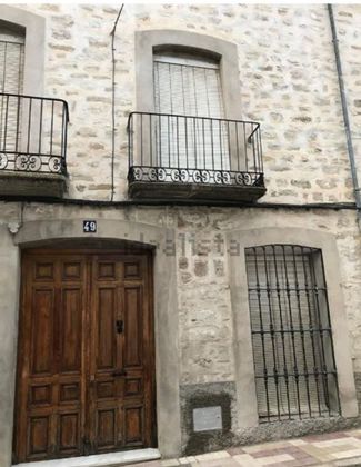 Foto 2 de Casa adosada en venta en calle Santa María de 9 habitaciones y 459 m²