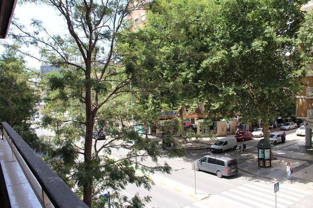 Foto 1 de Piso en venta en calle Ángel Bruna de 3 habitaciones con terraza y balcón