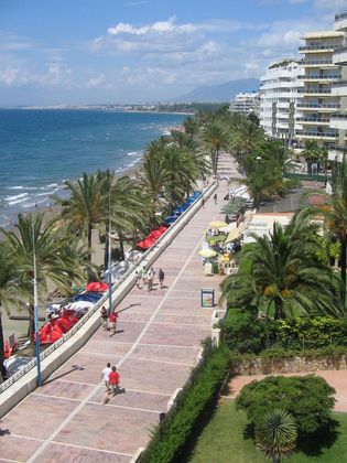 Foto 1 de Estudi en venda a Playa de la Fontanilla amb terrassa i piscina