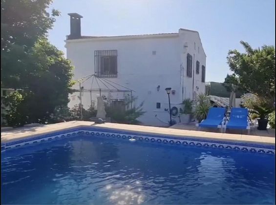 Foto 2 de Casa rural en venda a Zona Urbanizaciones de 4 habitacions amb piscina i jardí
