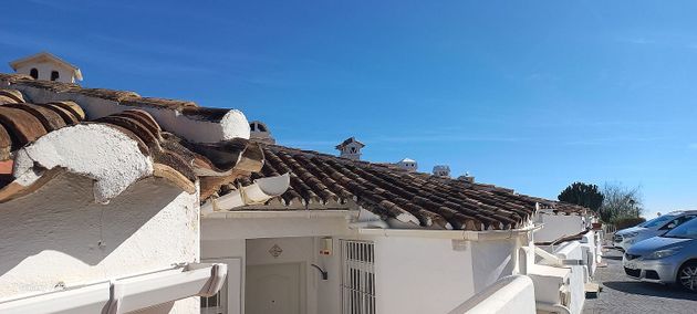 Foto 2 de Venta de casa adosada en Calahonda de 3 habitaciones con terraza y piscina