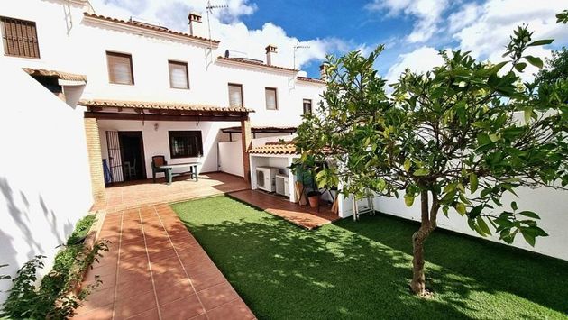 Foto 1 de Casa adossada en venda a calle Sagrado Corazón de Jesús de 2 habitacions amb terrassa i jardí